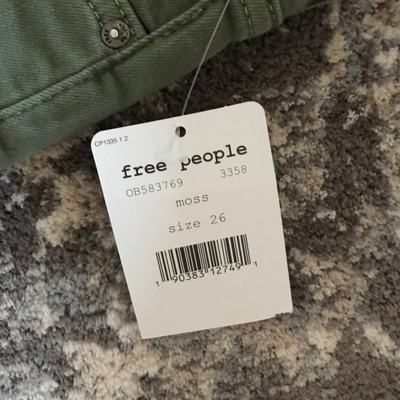 Free People Distressed Moss Jeans Size 26 NWT - Picture 3 of 3